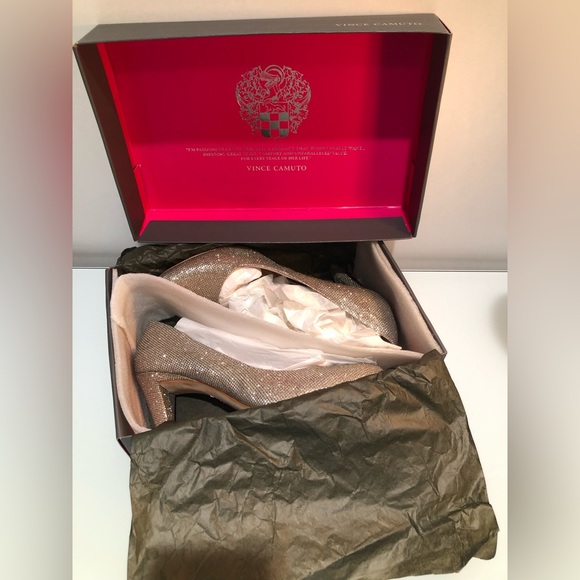 Vince Camuto Heels - Perfect Wedding Shoes - Picture 14 of 15